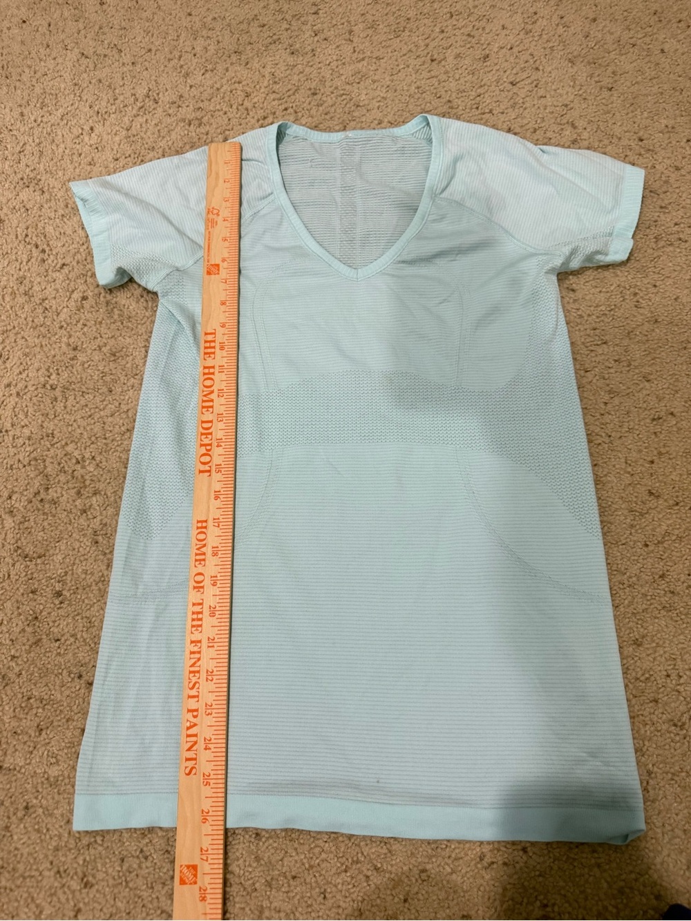 Lululemon Women’s Swiftly Tech Light Blue V-Neck Short Sleeve Top Size 10 - Picture 9 of 10